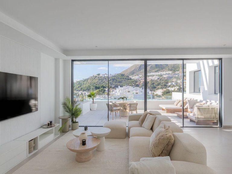 Villa for Sale in Benalmadena Pueblo, Malaga 20