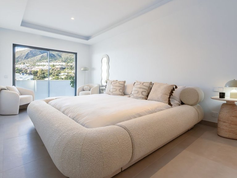 Villa for Sale in Benalmadena Pueblo, Malaga 23