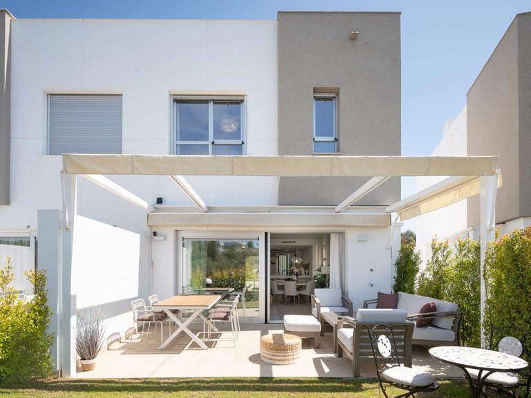 Villa for Sale in Estepona, Malaga 1
