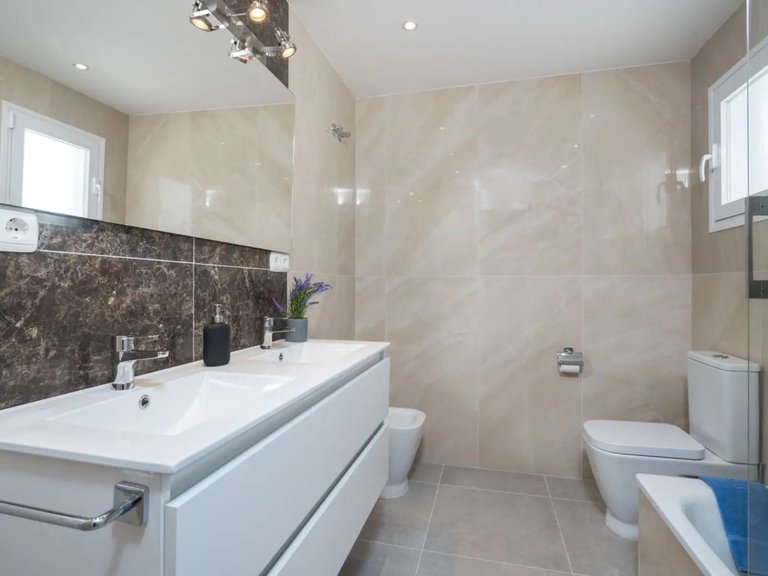 Town House for Sale in Atalaya, Malaga 16