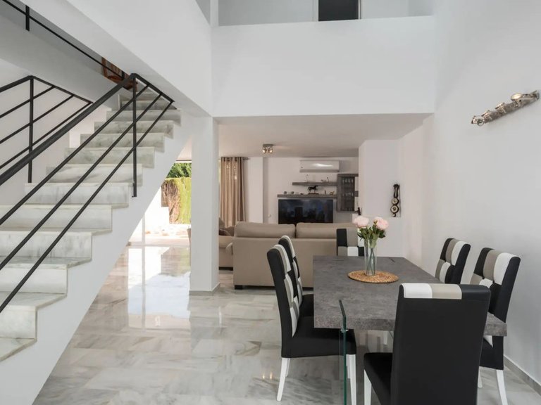 Town House for Sale in Atalaya, Malaga 5