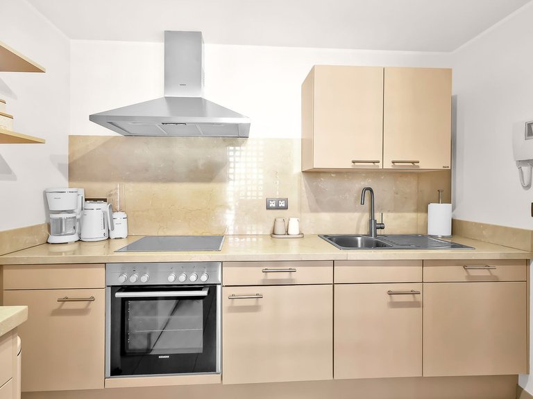 Apartment for Sale in New Golden Mile, Malaga 12