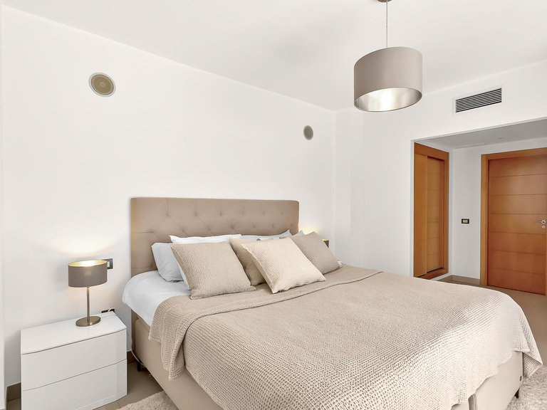 Apartment for Sale in New Golden Mile, Malaga 15