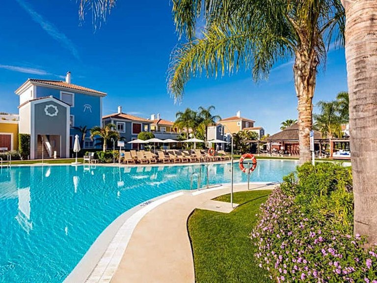 Apartment for Sale in New Golden Mile, Malaga 19