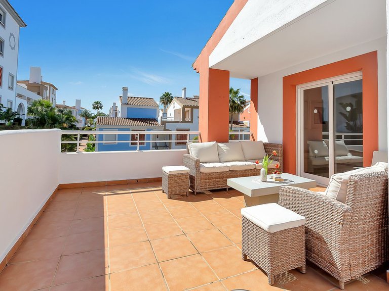 Apartment for Sale in New Golden Mile, Malaga 20