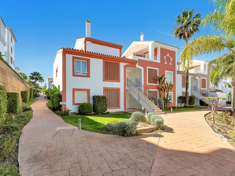 Apartment for Sale in New Golden Mile, Malaga 26