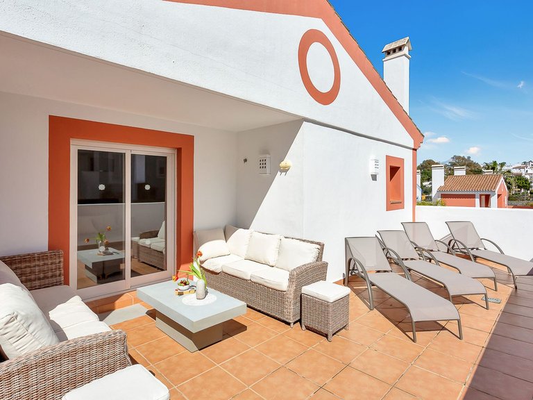 Apartment for Sale in New Golden Mile, Malaga 3
