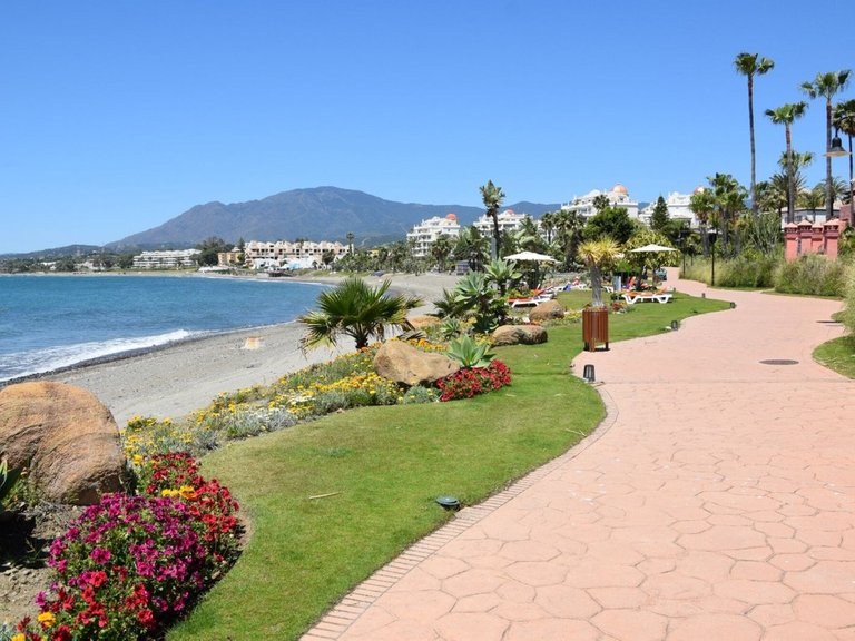 Apartment for Sale in New Golden Mile, Malaga 31