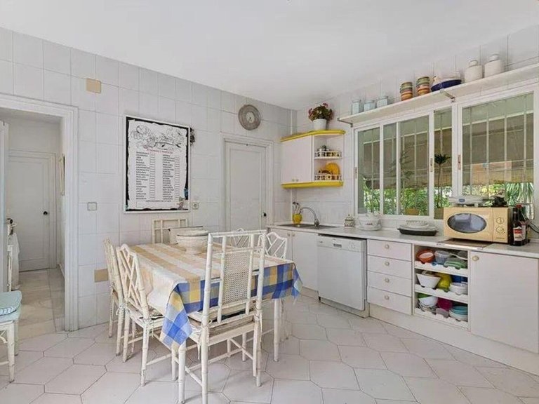 Villa for Sale in Nueva Andalucía, Malaga 12