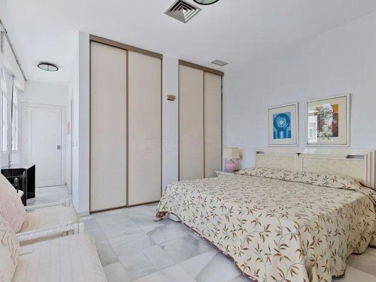 Villa for Sale in Nueva Andalucía, Malaga 13
