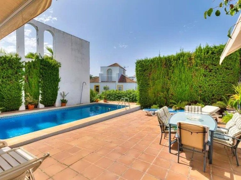 Villa for Sale in Nueva Andalucía, Malaga 18