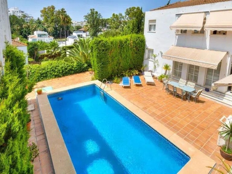 Villa for Sale in Nueva Andalucía, Malaga 4
