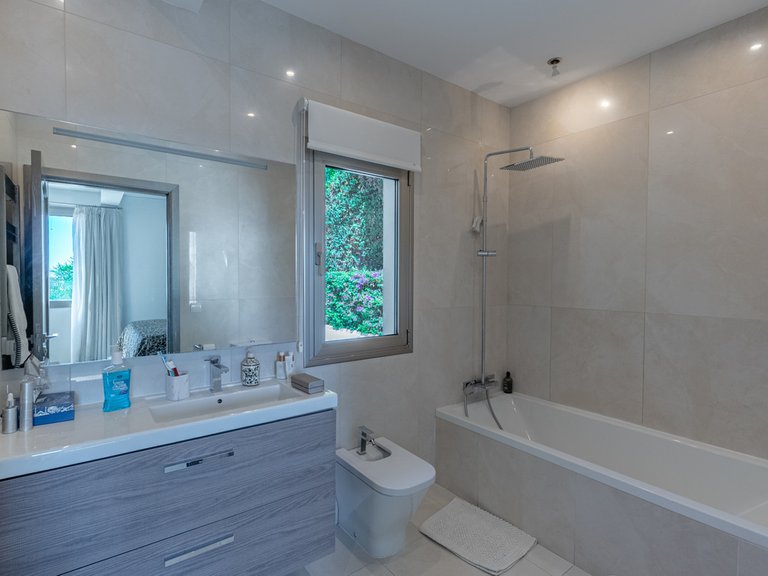 Villa for Sale in San Roque Club, Cadiz 30