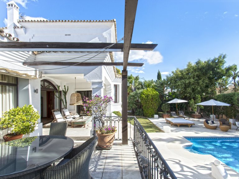Villa for Sale in Nueva Andalucía, Malaga 27