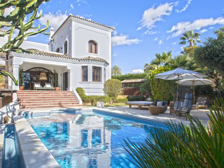 Villa for Sale in Nueva Andalucía, Malaga 33