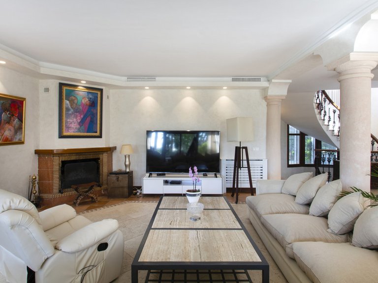 Villa for Sale in Nueva Andalucía, Malaga 6