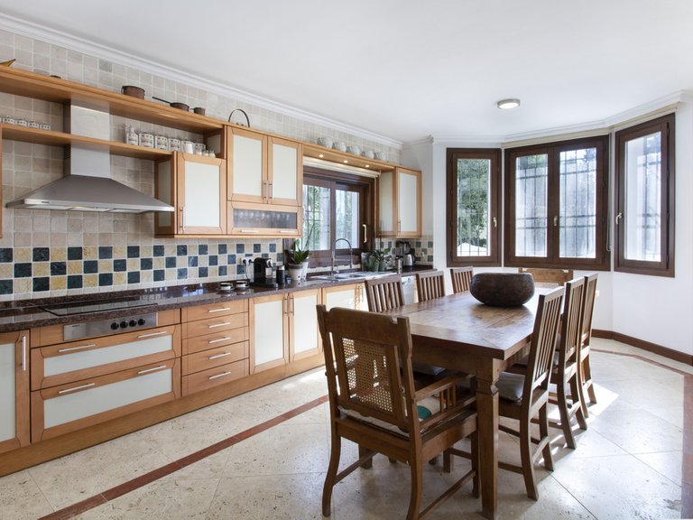 Villa for Sale in Nueva Andalucía, Malaga 8