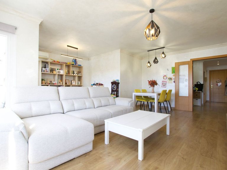 Apartment for Sale in Nueva Andalucía, Malaga 1