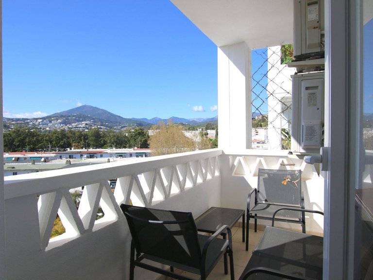 Apartment for Sale in Nueva Andalucía, Malaga 2