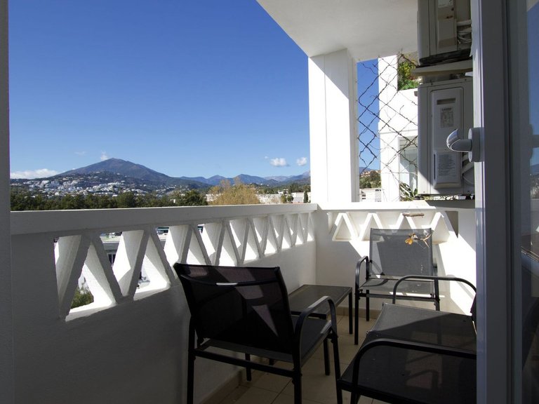 Apartment for Sale in Nueva Andalucía, Malaga 34