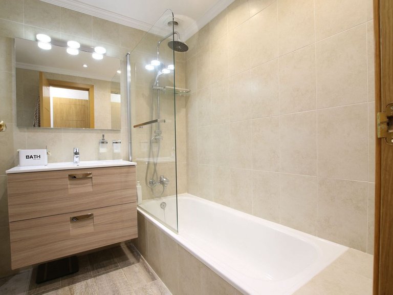 Apartment for Sale in Nueva Andalucía, Malaga 40