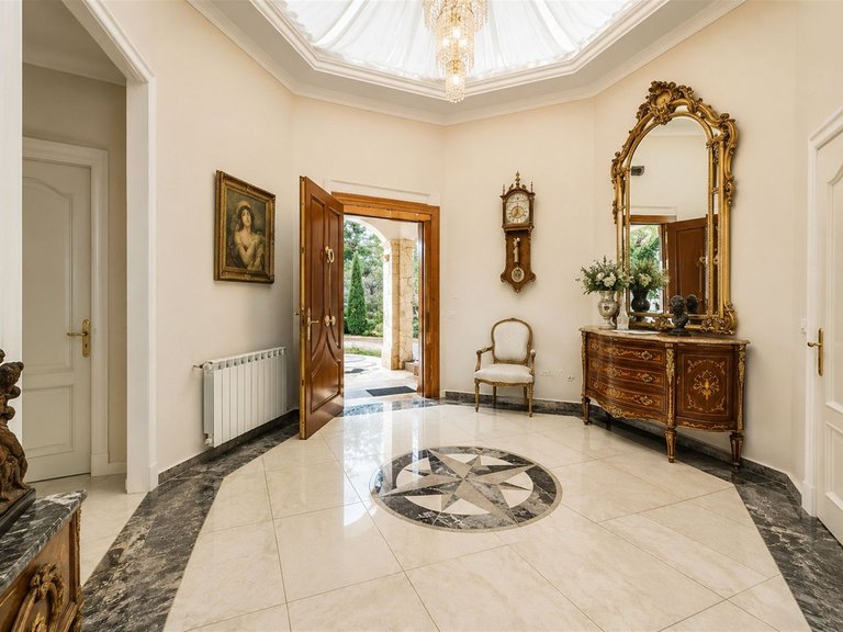 Villa for Sale in Costa del Sol Hacienda Las Chapas, Malaga 11