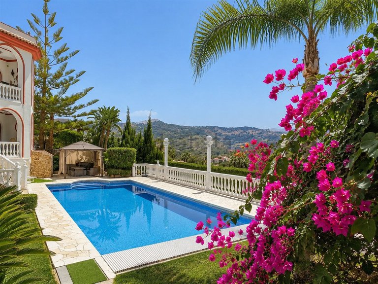 Villa for Sale in Costa del Sol Hacienda Las Chapas, Malaga 2