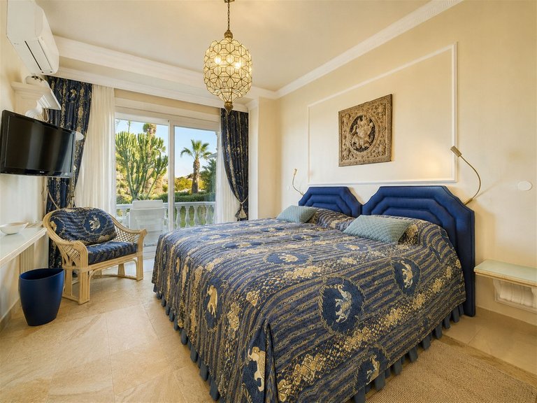 Villa for Sale in Costa del Sol Hacienda Las Chapas, Malaga 28