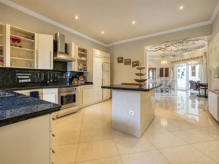 Villa for Sale in Costa del Sol Hacienda Las Chapas, Malaga 3