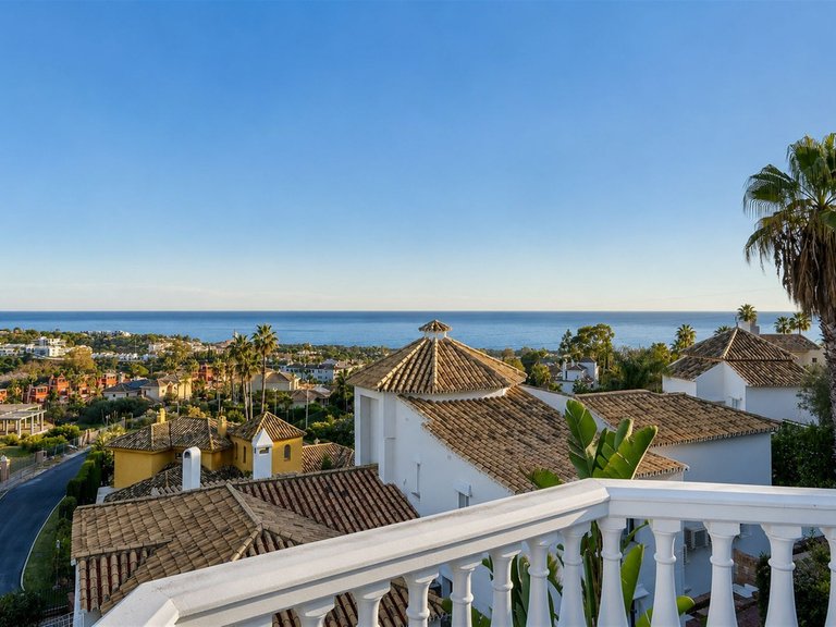 Villa for Sale in Costa del Sol Hacienda Las Chapas, Malaga 4