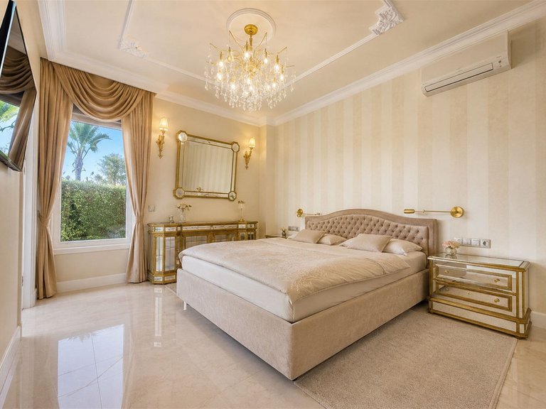 Villa for Sale in Costa del Sol Hacienda Las Chapas, Malaga 5