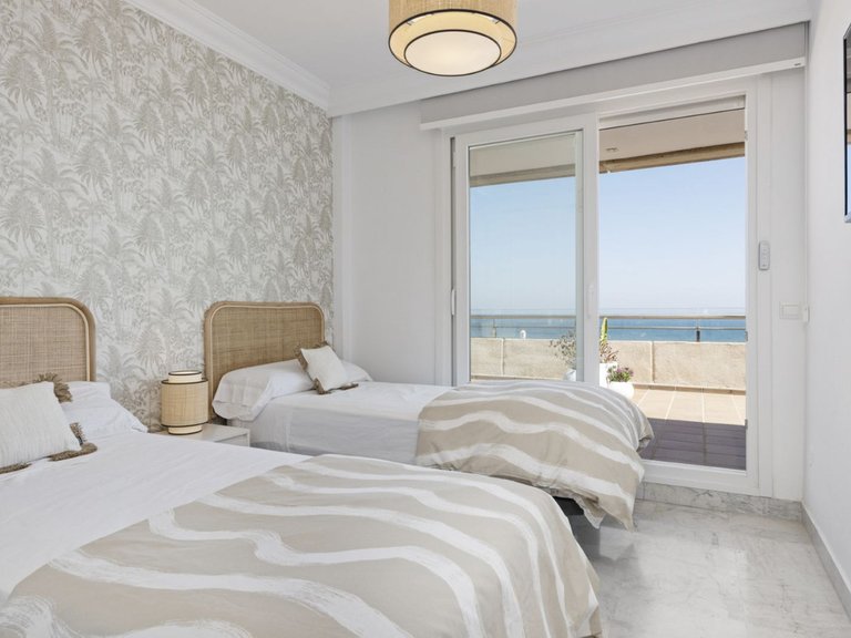 Apartment for Sale in Puerto Banús, Malaga 17