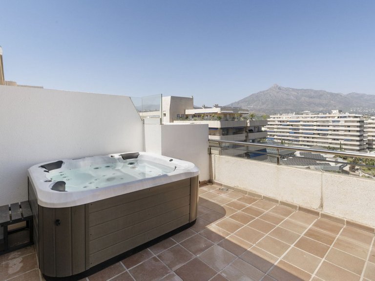 Apartment for Sale in Puerto Banús, Malaga 21