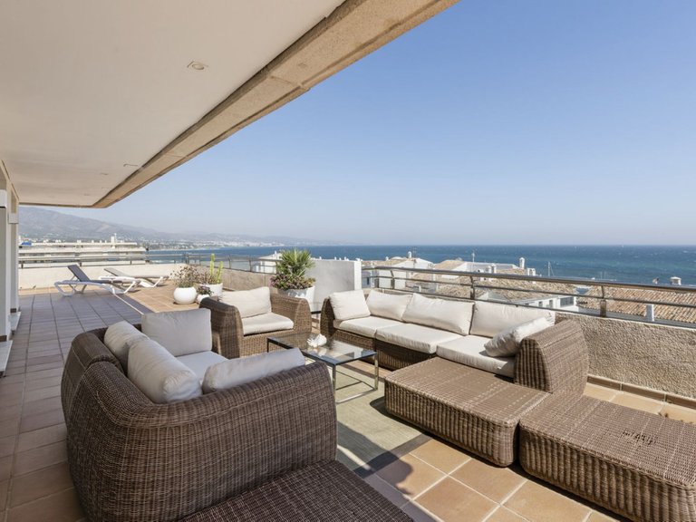 Apartment for Sale in Puerto Banús, Malaga 24