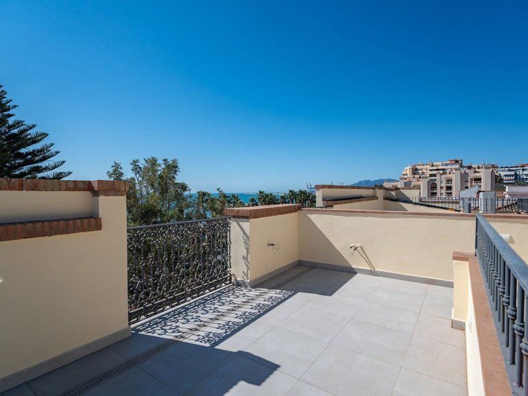 Apartment for Sale in Monte Sancha, Malaga 24