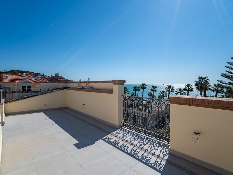 Apartment for Sale in Monte Sancha, Malaga 25
