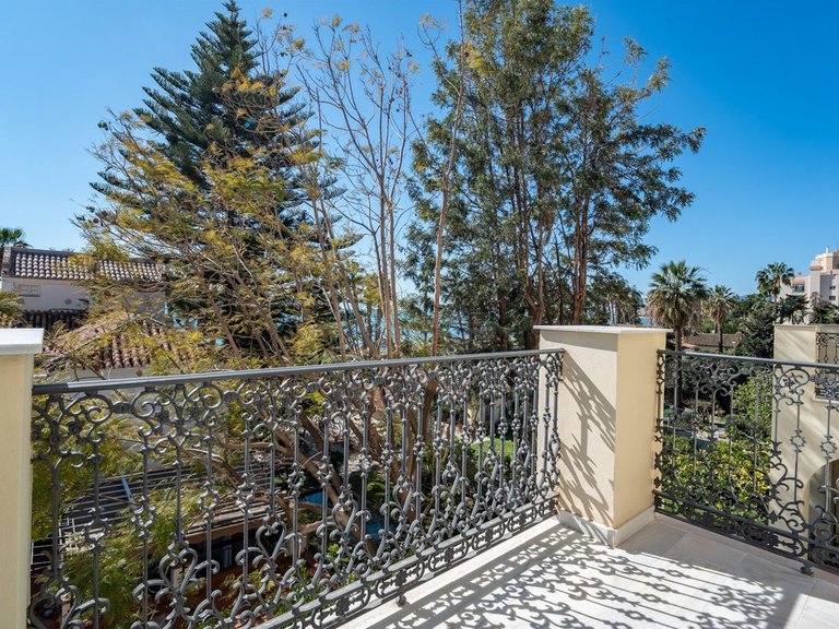 Apartment for Sale in Monte Sancha, Malaga 9