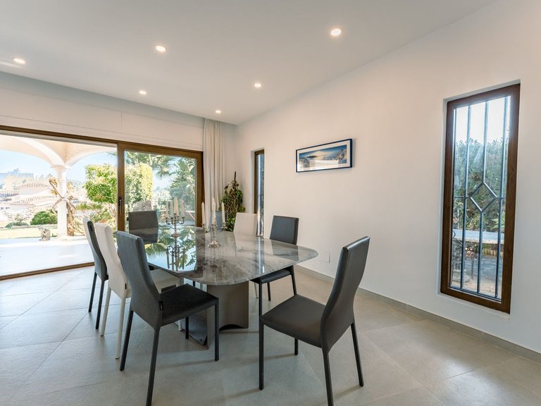 Villa for Sale in Benahavís, Malaga 26