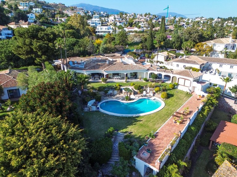 Villa for Sale in Benahavís, Malaga 52