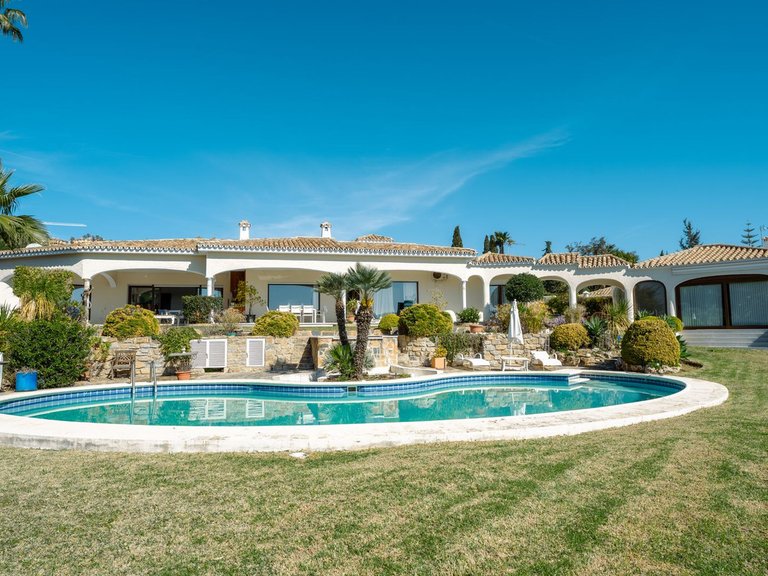 Villa for Sale in Benahavís, Malaga 55