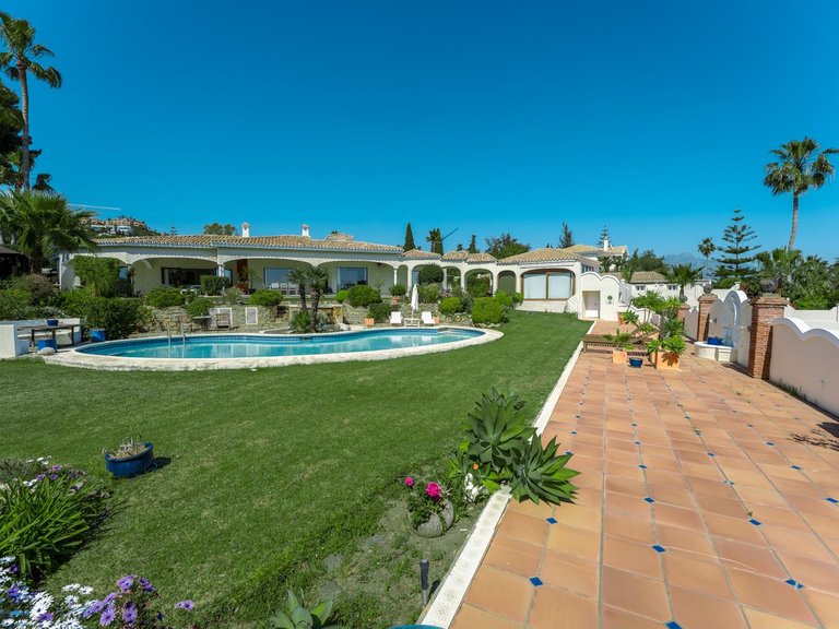 Villa for Sale in Benahavís, Malaga 56