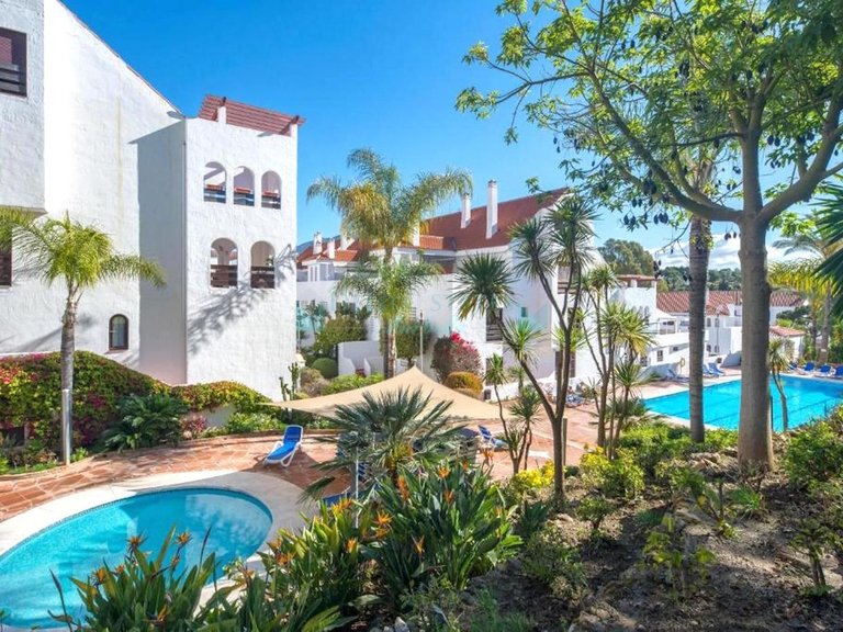 Apartment for Sale in Nueva Andalucía, Malaga 1