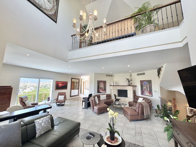 Villa for Sale in Mijas Golf, Malaga 10