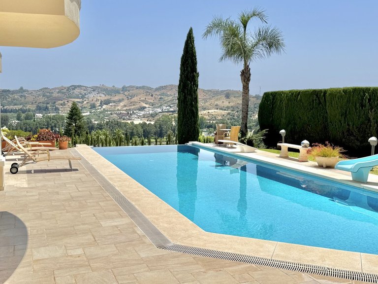 Villa for Sale in Mijas Golf, Malaga 3