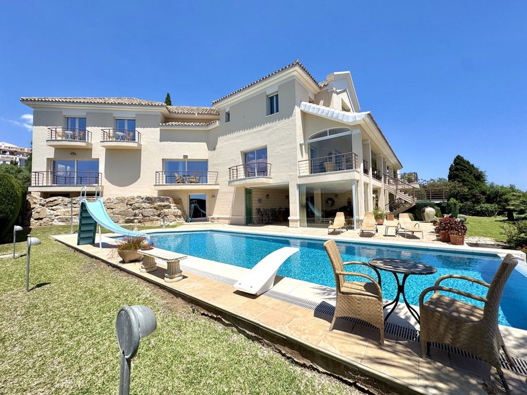 Villa for Sale in Mijas Golf, Malaga 6