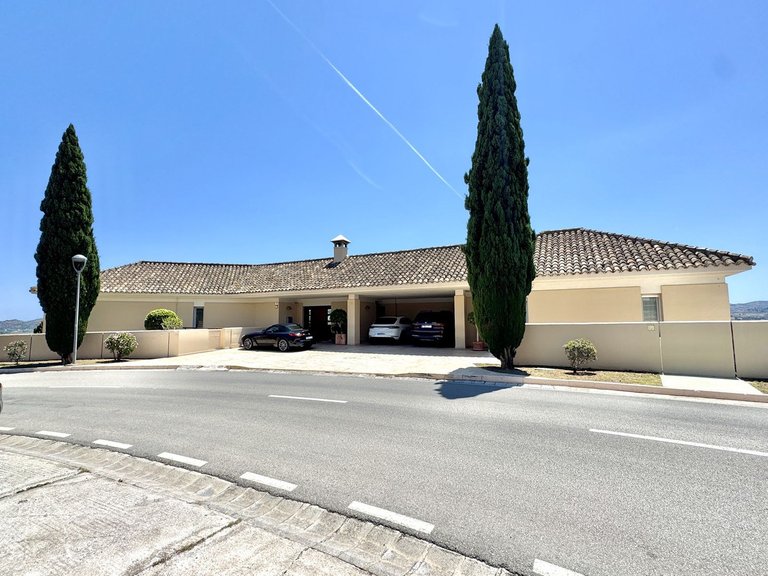 Villa for Sale in Mijas Golf, Malaga 8