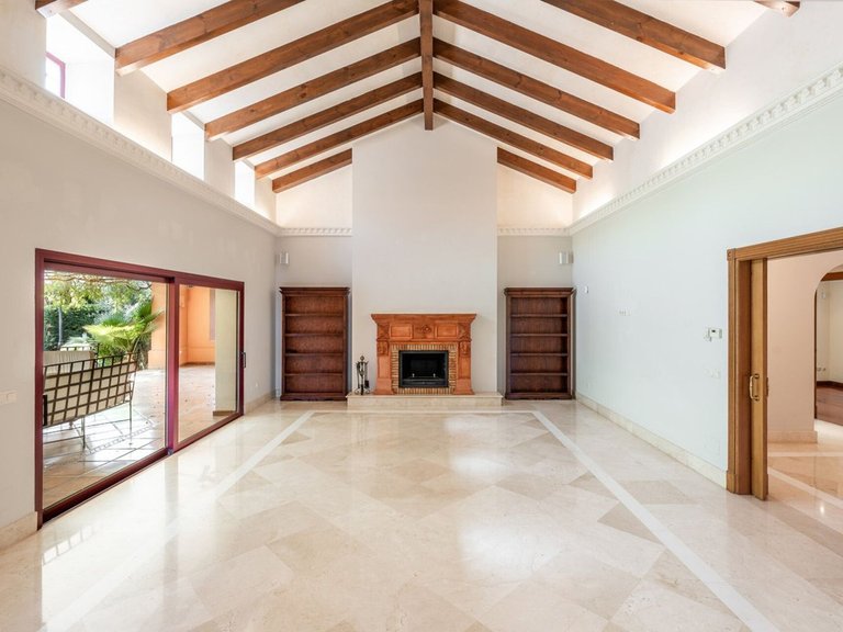 Villa for Sale in Marbella, Malaga 10