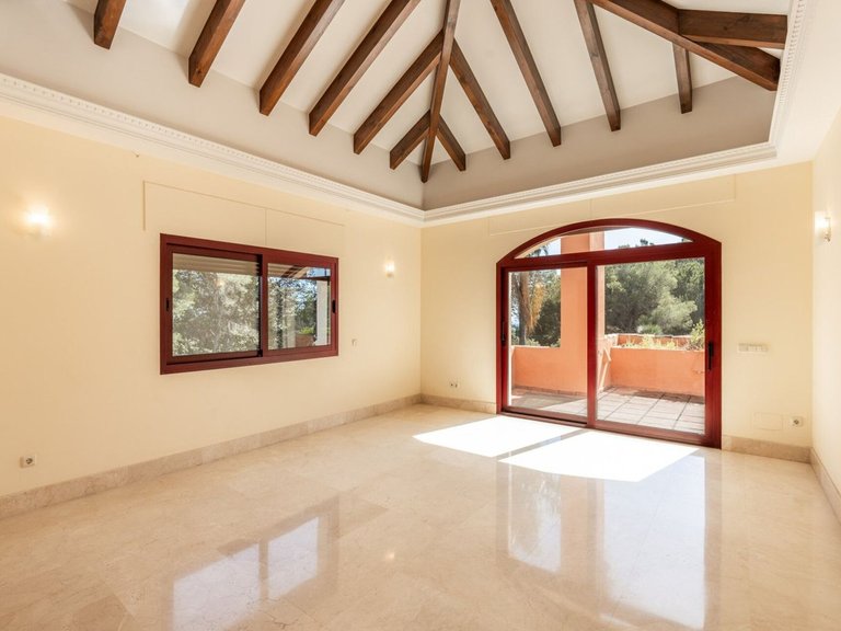Villa for Sale in Marbella, Malaga 11