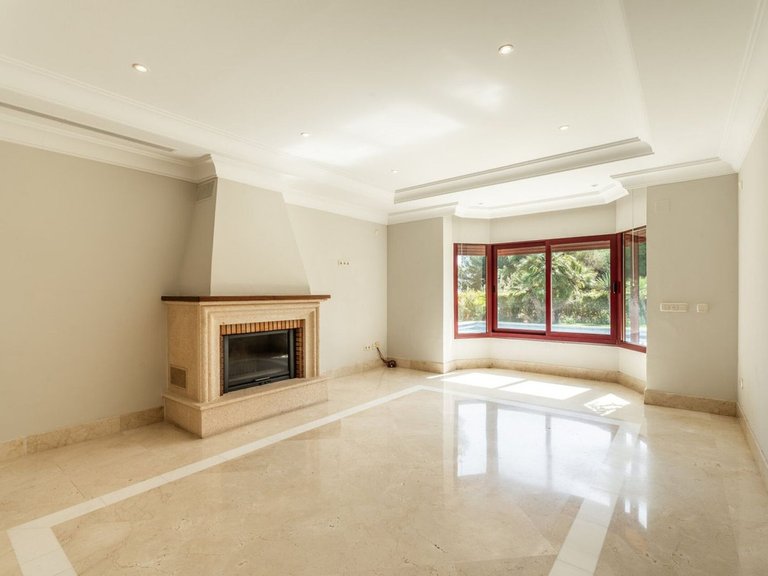 Villa for Sale in Marbella, Malaga 12