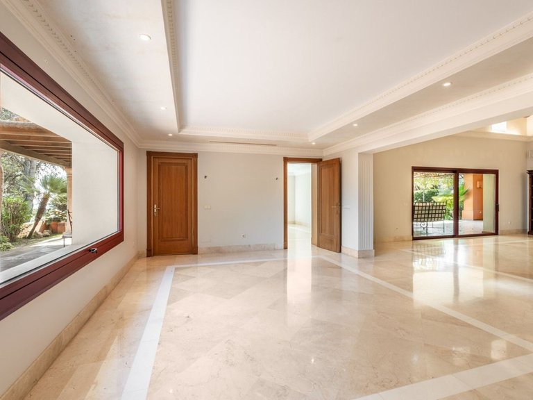 Villa for Sale in Marbella, Malaga 13